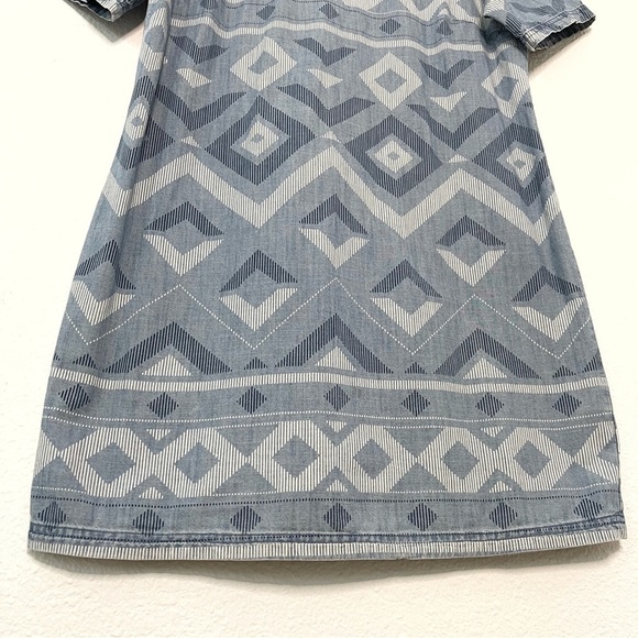 Old Navy Aztec Geometric Print Chambray Shift Dress Size M - Picture 4 of 9